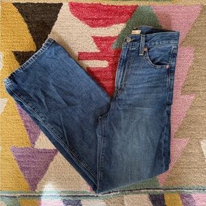 Never worn Levi’s RIBCAGE WIDE LEG